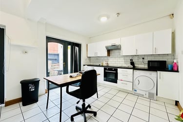 6 bed house, Church Grove, Lenton, Nottingham, NG72FG - Image 5